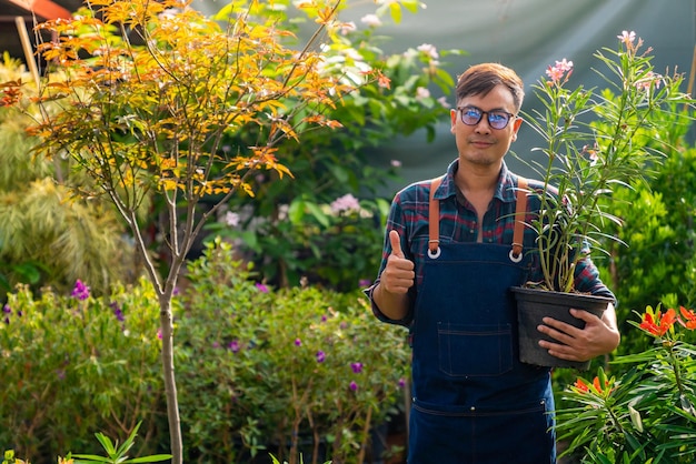 horticulture specialist, gardening expert, professional